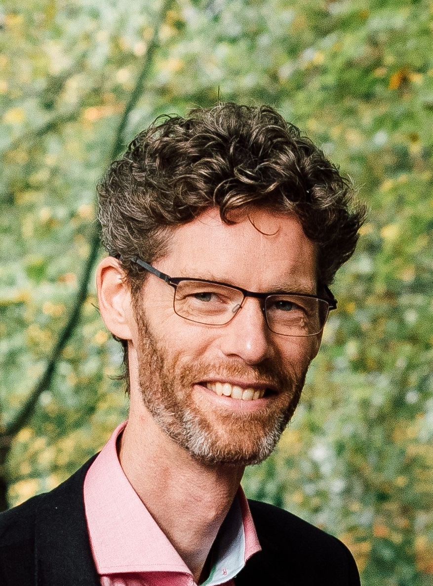 Pasfoto Bas de Vries